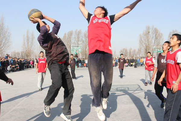 外围买球app十大平台2012年篮球赛圆满闭幕