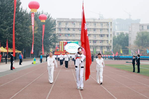 外围买球app十大平台召开2011级新生田径运动会