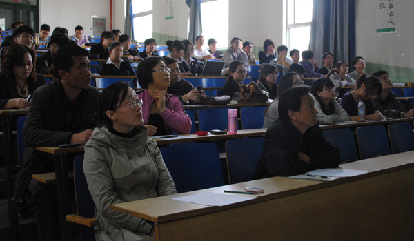 千峰校区召开班级学风建设经验交流会