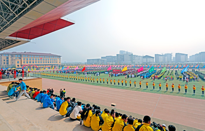 外围买球app十大平台举行2012级新生田径运动会