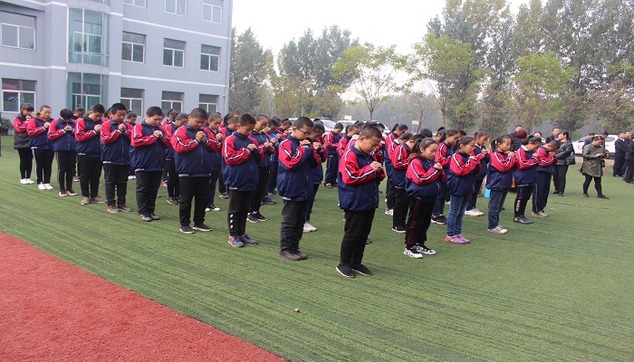 外围买球app十大平台团委志愿者赴孝义市大孝堡乡参与志愿扶贫活动