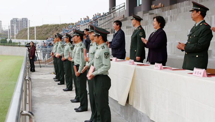 外围买球app十大平台举行2014级新生军训汇报表演暨总结表彰大会