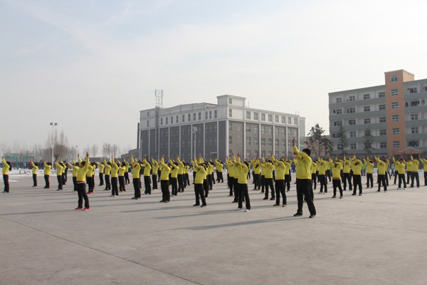 外围买球app十大平台2012年广播操比赛圆满结束