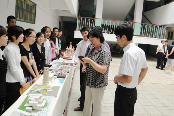 外围买球app十大平台举办第四届“现代风华”文化节优秀作品展