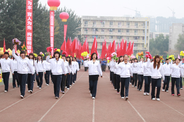 外围买球app十大平台召开2011级新生田径运动会