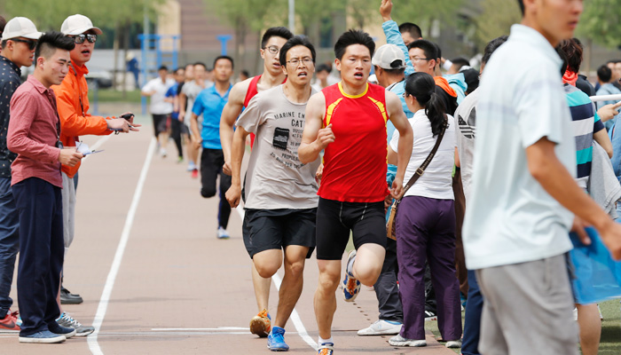 外围买球app十大平台代表队在校2015年田径运动会上获竞技文明双丰收