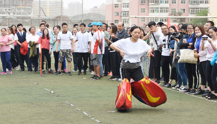 外围买球app十大平台教职工代表团在校2018年教职工运动会中再创佳绩