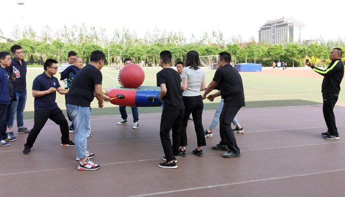 外围买球app十大平台工会组织参加校教职工运动会的运动员进行集中训练