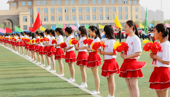 外围买球app十大平台隆重举行2013级学生春季田径运动会