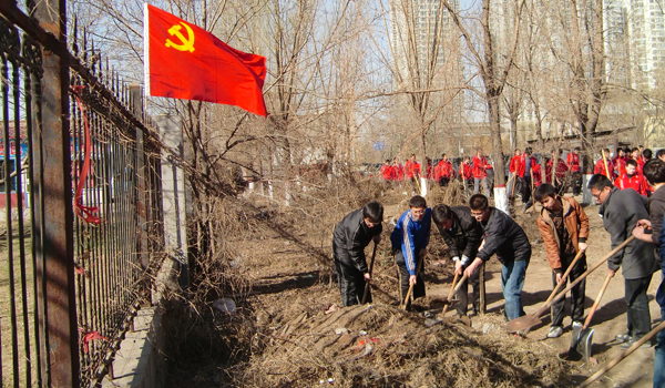 机械材料系学生党支部开展创先争优服务岗活动